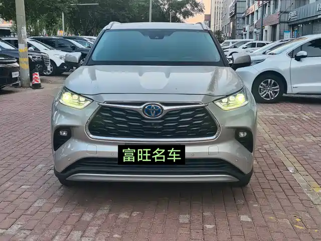 Toyota Highlander 2022 Dual Engine 2.5L 4WD Supreme Edition 7-Seater — фото 2
