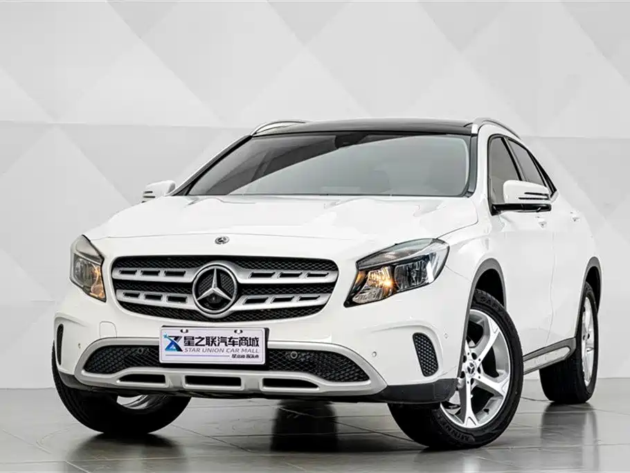 Mercedes-Benz GLA 2017 GLA 200 Dynamic фото 2