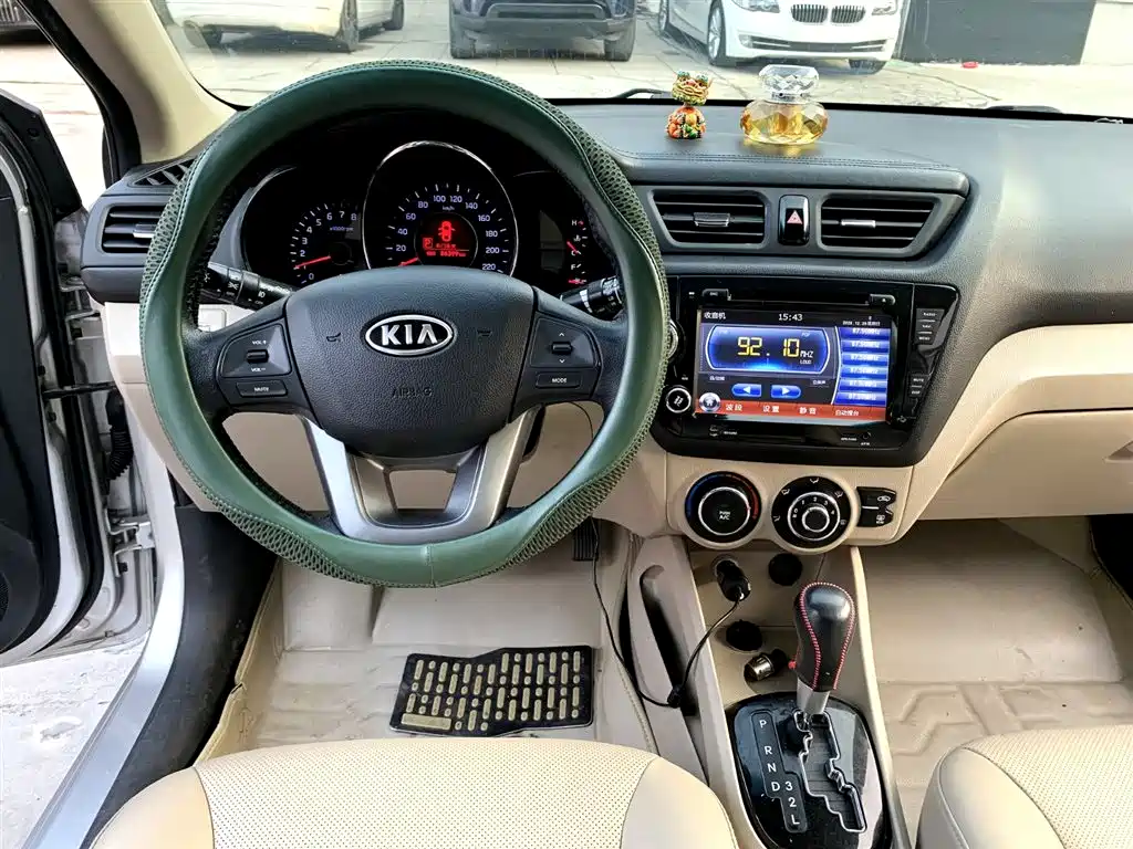 Kia K2 2012 Sedan 1.6L AT Premium Commemorative Edition фото 7