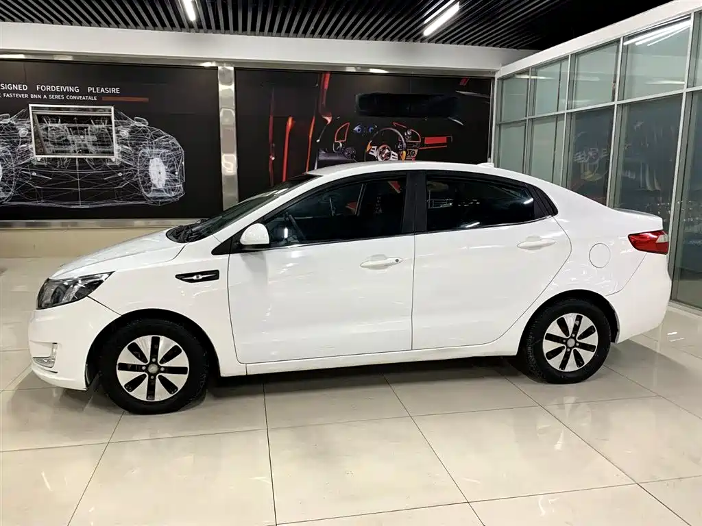 Kia K2 2012 Sedan 1.4L AT GLS Commemorative Edition фото 10