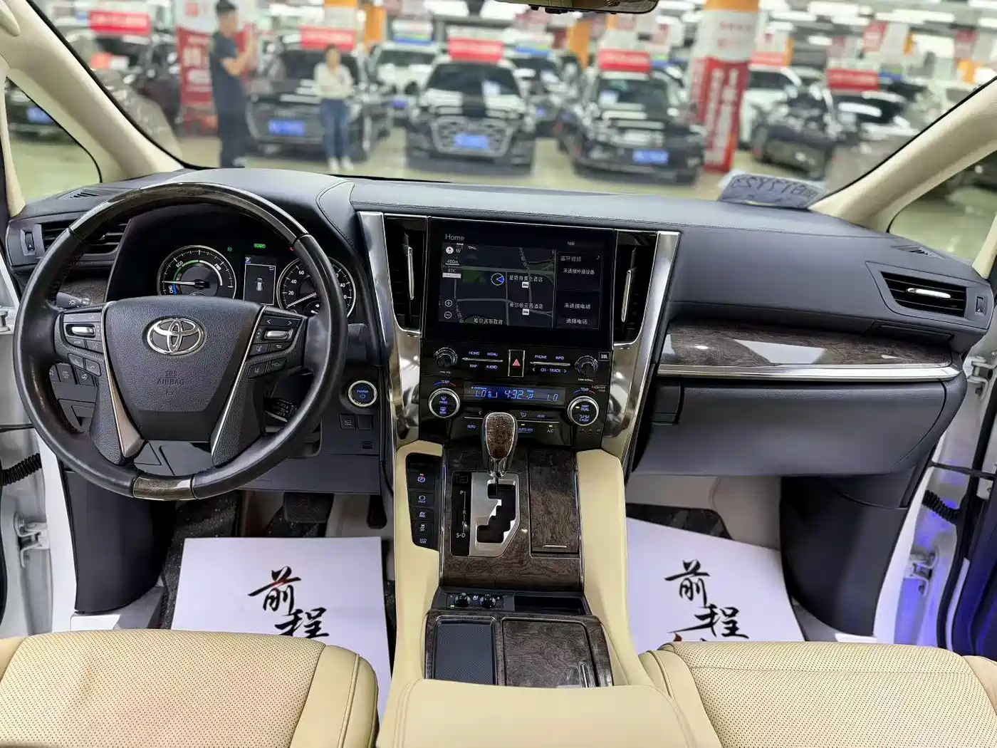 Toyota Alphard 2021 Hybrid 2.5L Luxury фото 9