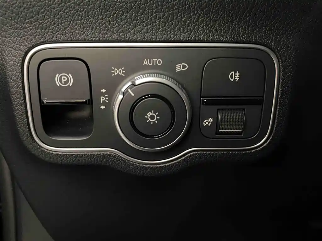 Mercedes-Benz GLB 2024 GLB 220 Dynamic фото 20