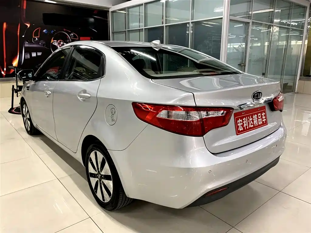 Kia K2 2012 Sedan 1.6L AT Premium Commemorative Edition фото 16
