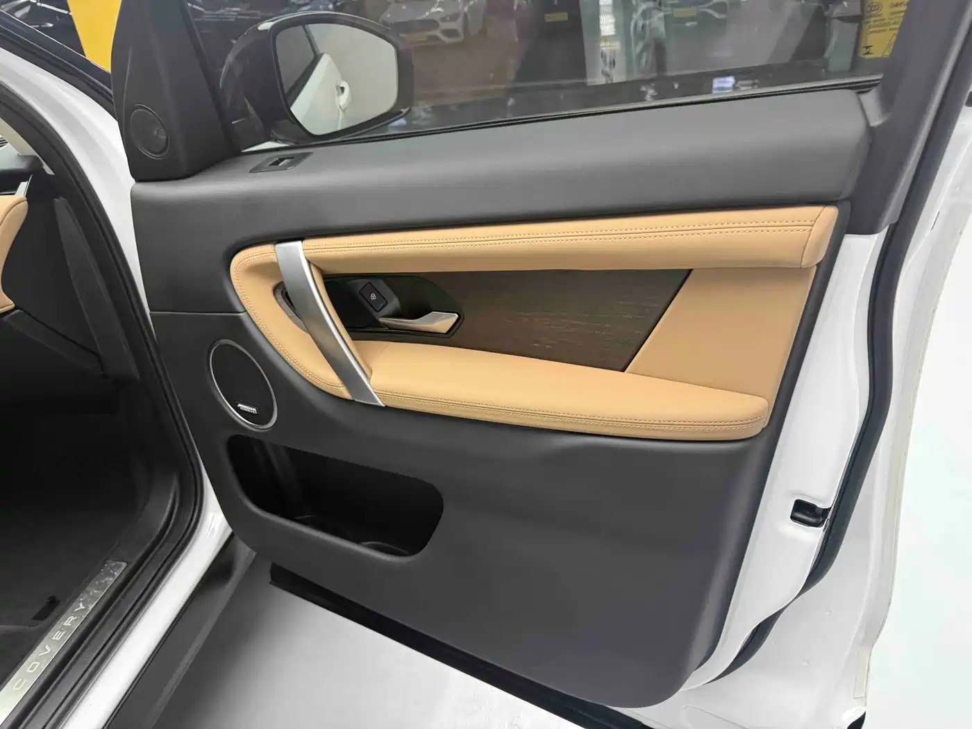 LAND ROVER DISCOVER SPORTS
