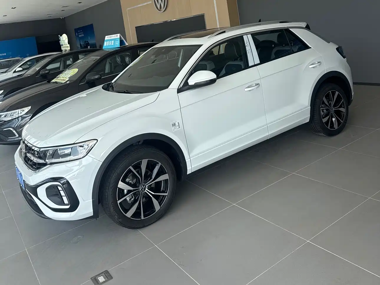 VOLKSWAGEN T-ROC EXPLORING SONGS