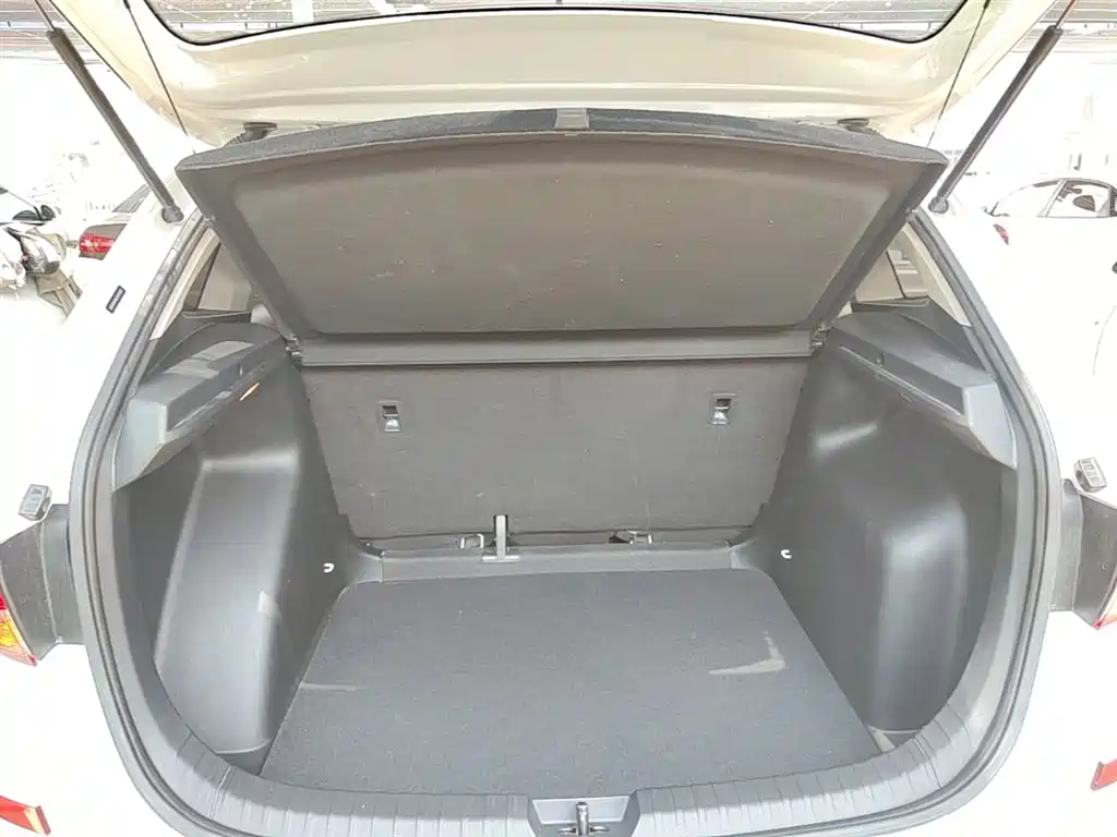 SKODA KOMICK
