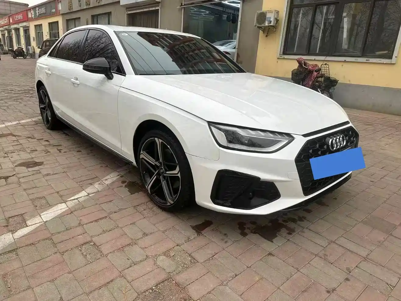 Audi A4L 2025 2 Million Celebration Edition 40 TFSI Luxury Dynamic B&O Starlight Night Edition фото 2