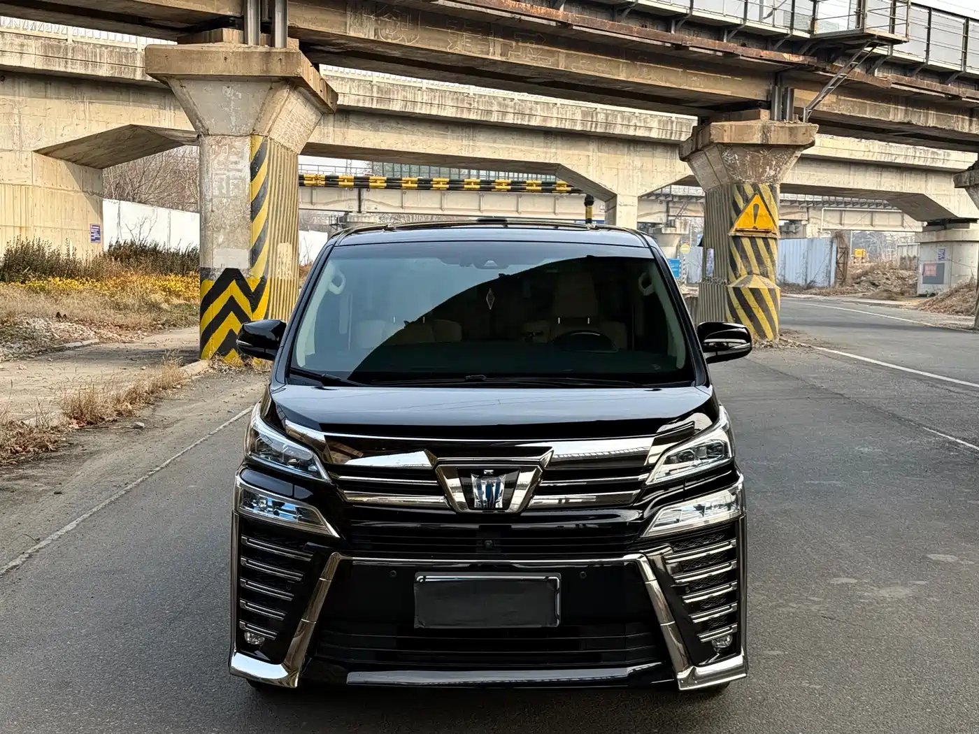 Toyota Vellfire 2021 Crown Hybrid 2.5L HV Supreme Edition фото 2