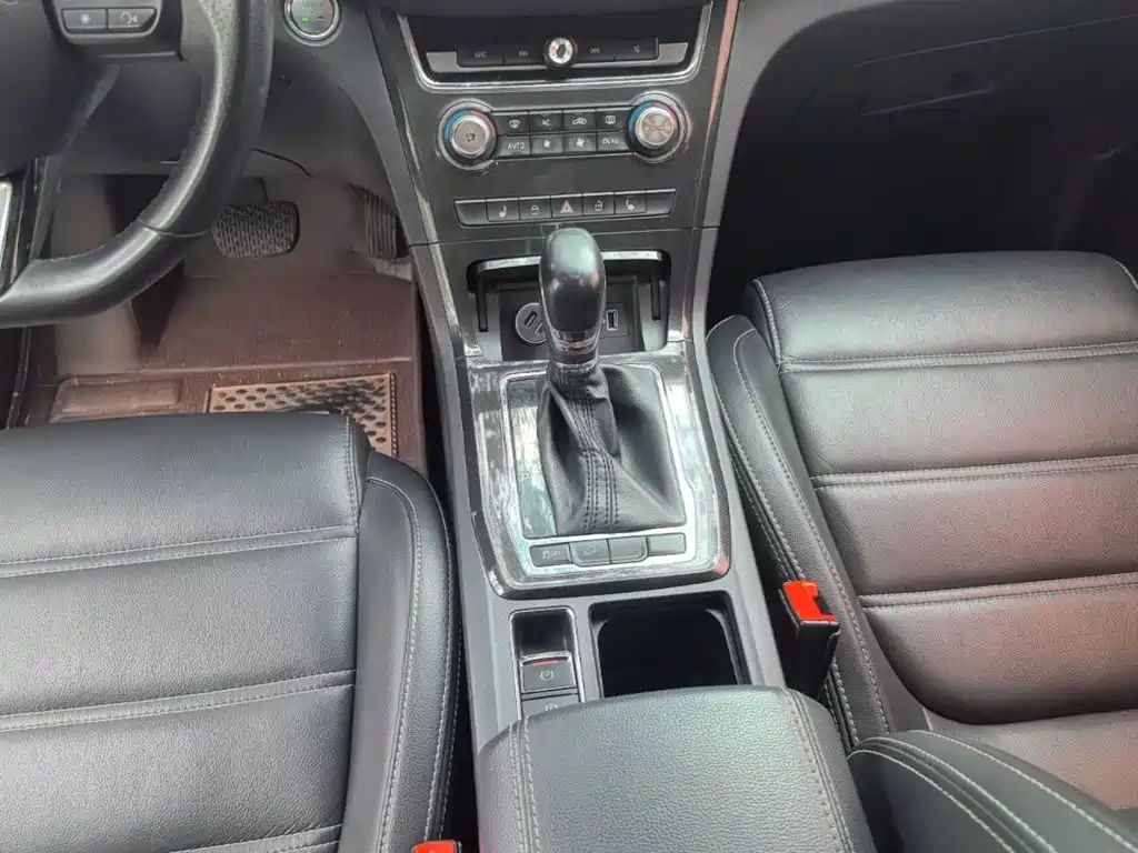 MG Roewe RX5 2017 2017 20T Automatic Premium Edition