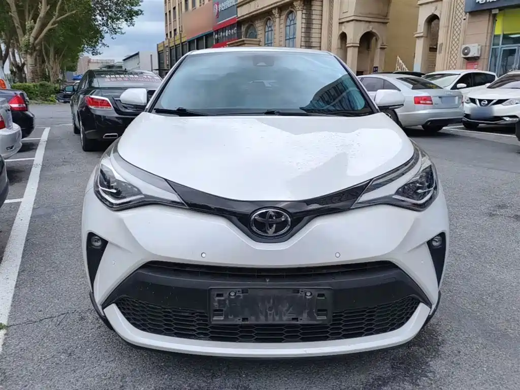 Toyota C-HR 2021 2.0L Luxury Edition фото 3