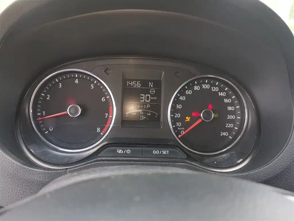 Volkswagen Polo 2016 1.6L Automatic Comfort фото 4