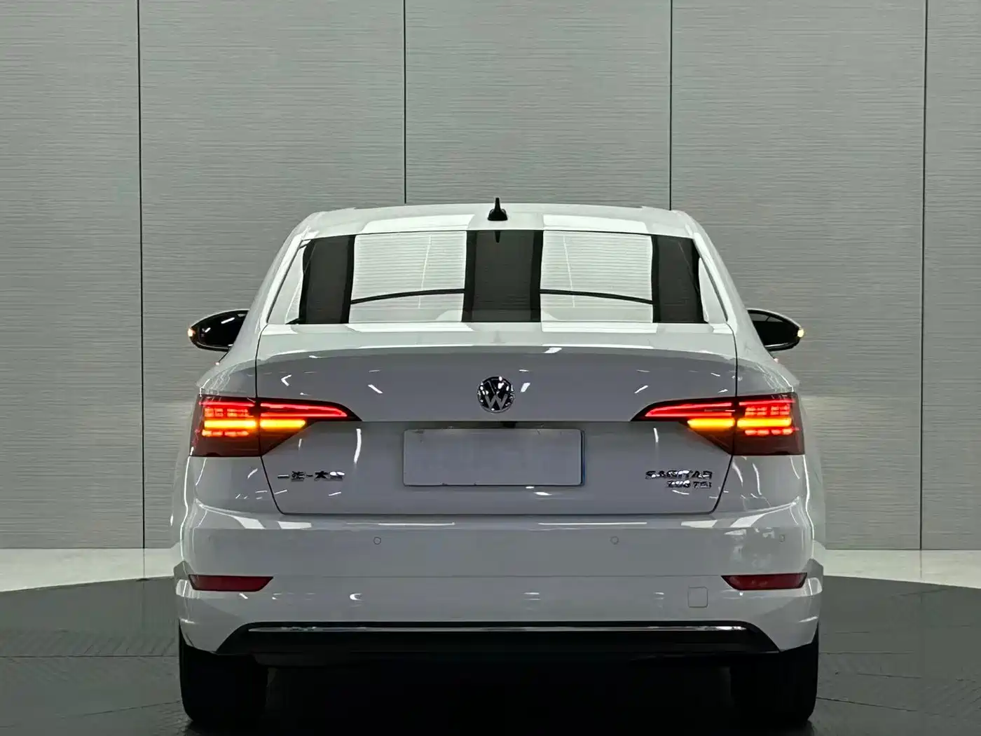 Volkswagen Sagitar 2021 280TSI DSG Surpassing Edition фото 4