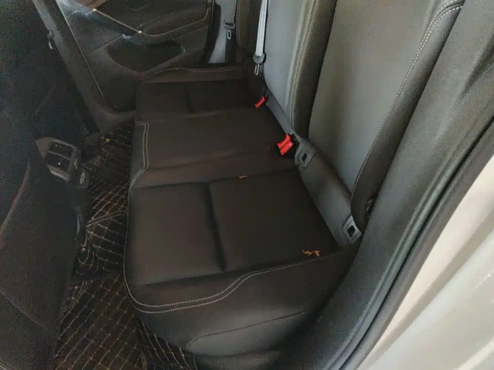 Volkswagen Golf 2020 200TSI DSG Comfort Progressive Edition фото 10