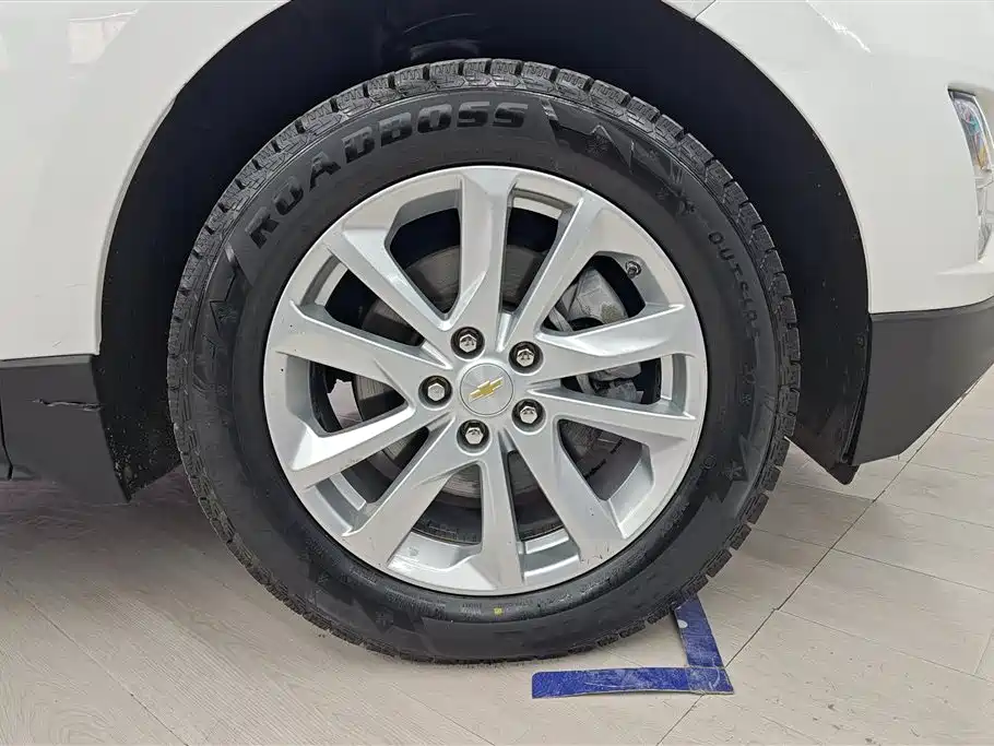 Chevrolet Equinox 2018 550T Automatic 4WD Pioneer Edition фото 6