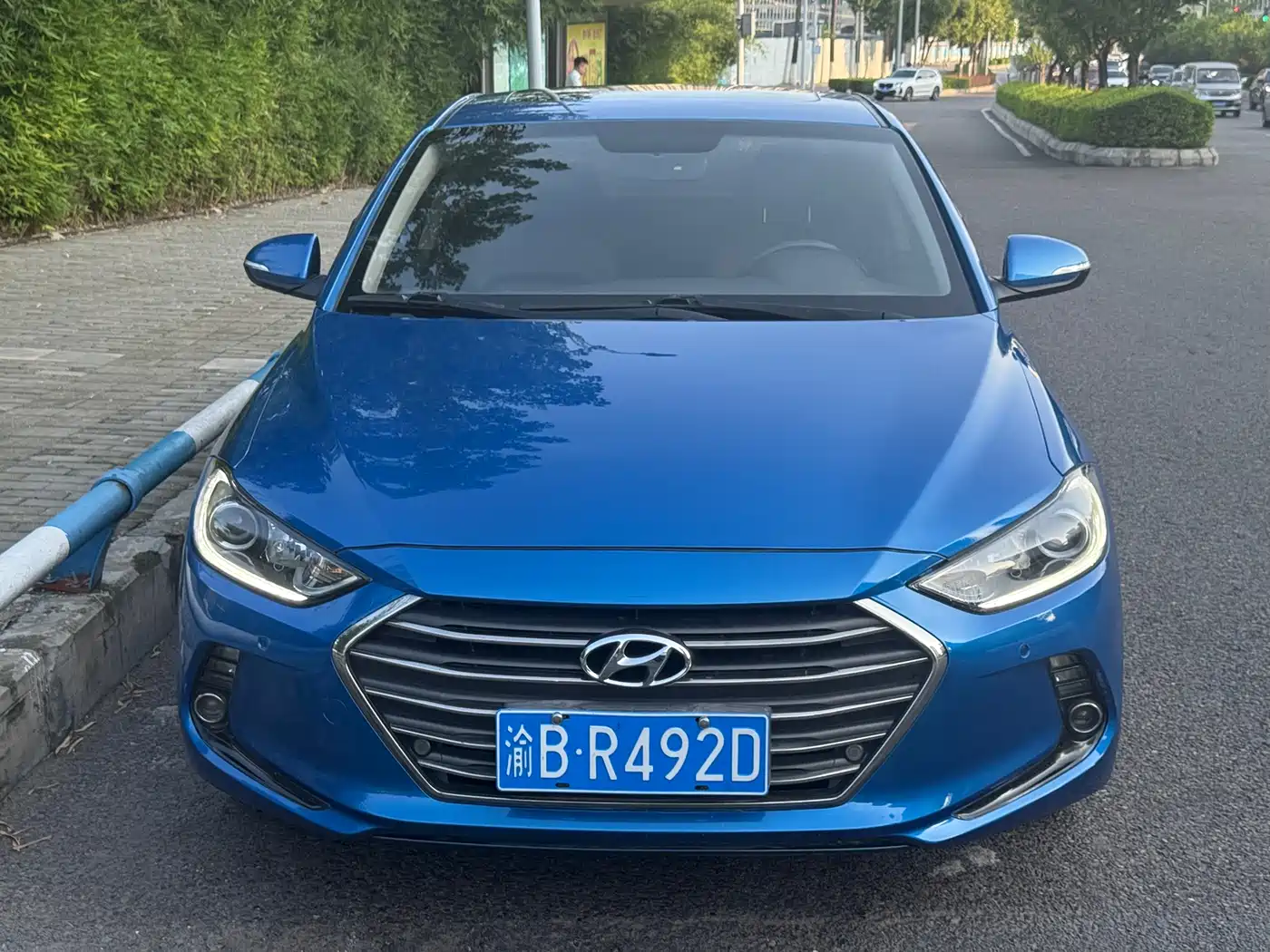 Hyundai Elantra 2016 1.6L Auto Smart·Luxury Edition фото 2
