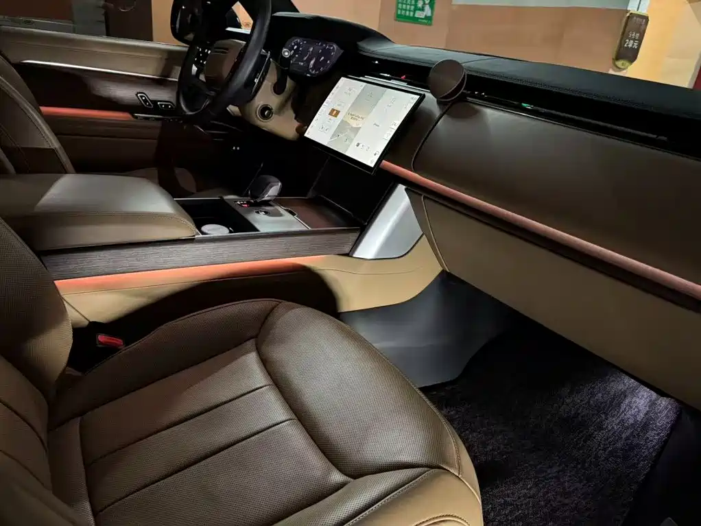 Land Rover Range Rover 2024 2024 3.0 L6 400PS Golden Age Extended 7-Seater