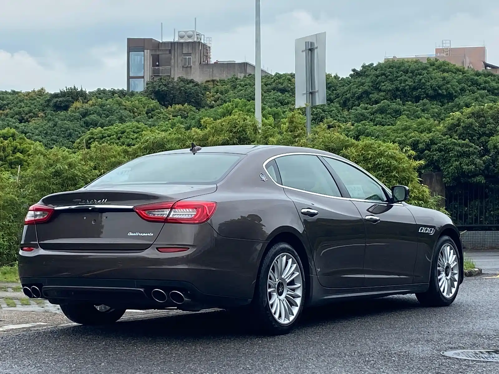 Photo 8 - Maserati Quattroporte