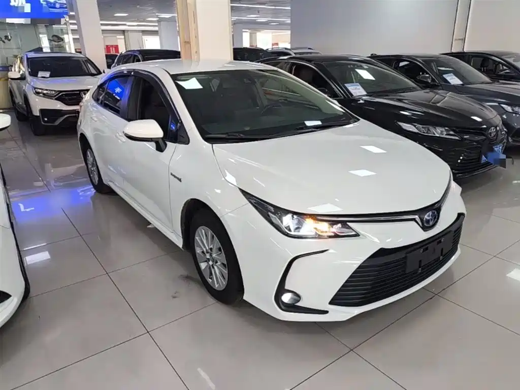 Toyota Corolla 2022 Hybrid 1.8L E-CVT Pioneer Edition фото 4