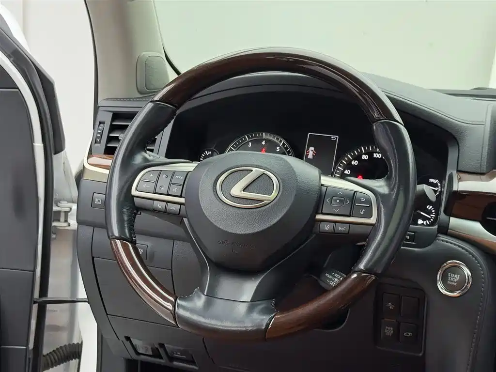 Lexus LX 2019 570 Prestige Luxury Edition фото 13
