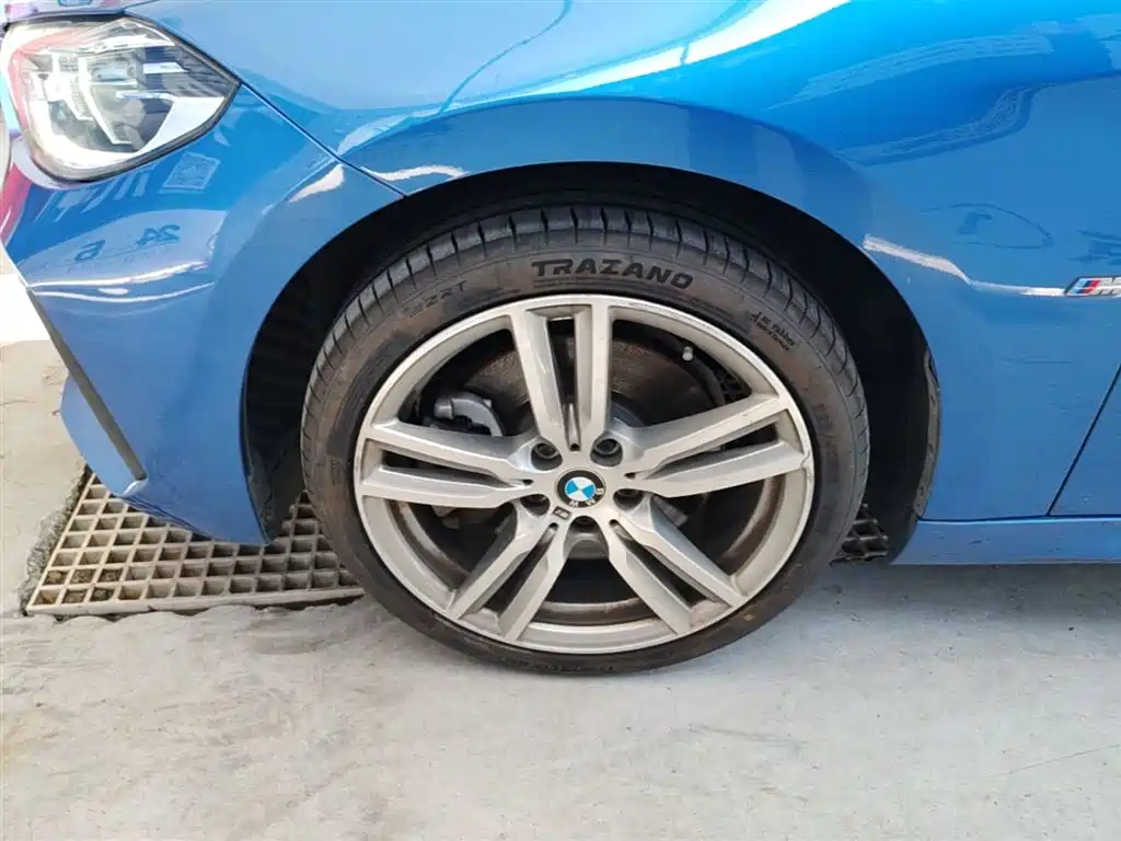 BMW 1 Series 2019 120i Leading M Sport Package фото 23