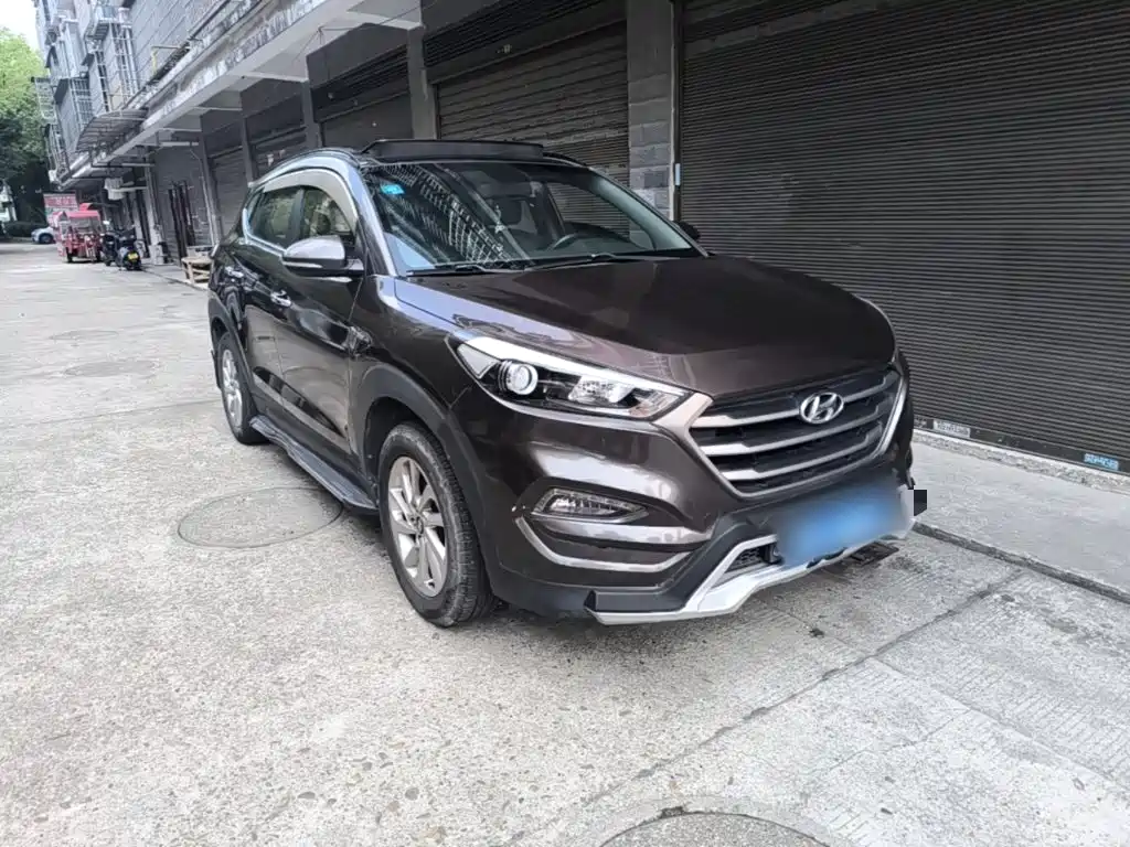 Фото 4 - Hyundai Tucson