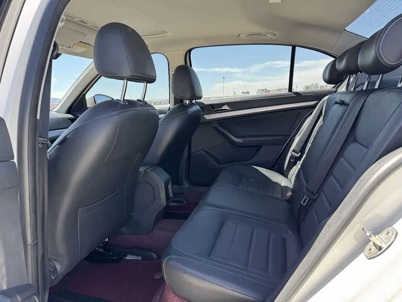 Volkswagen Lavida 2017 1.6L Automatic Comfort Edition фото 6