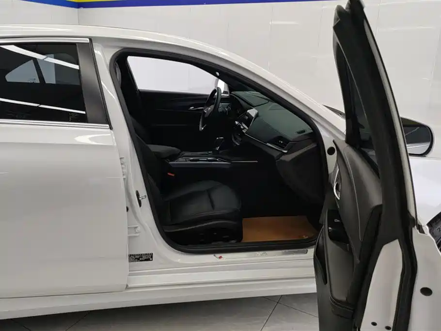 Cadillac CT4 2024 2023 25T Luxury Model