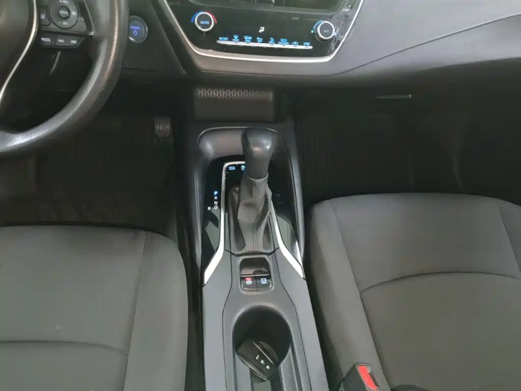 Toyota Corolla 2022 Hybrid 1.8L E-CVT Pioneer Edition фото 14