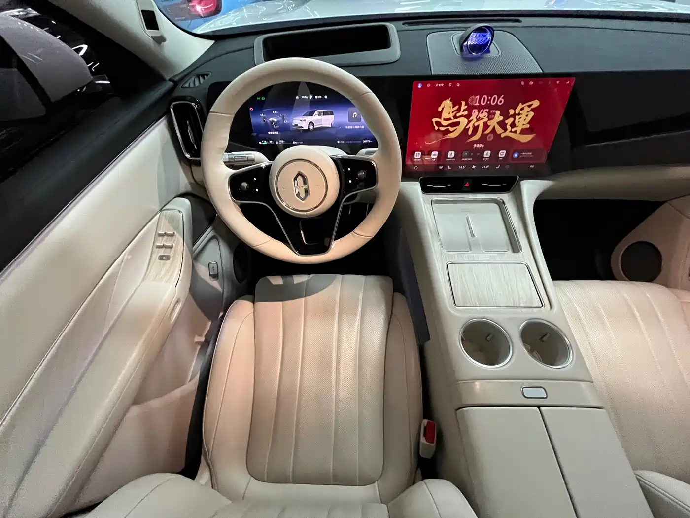 AITO Wenjie AITO M8 2025 Model Extended Range Max+ Edition 53.4kWh 6-Seater фото 10