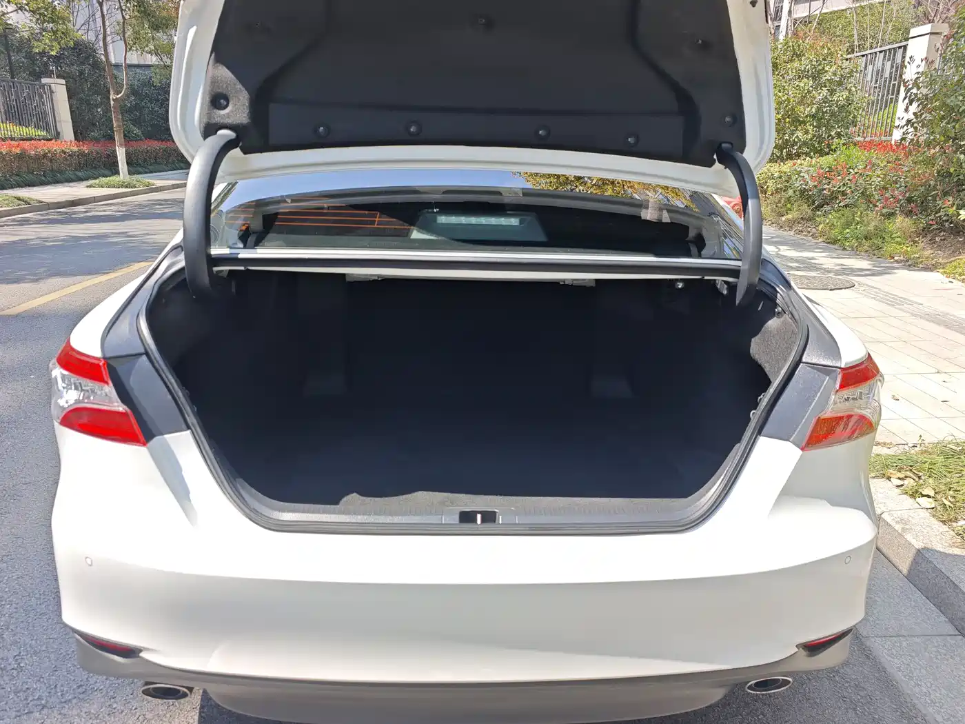 Toyota Camry 2021 2.5G Luxury Edition фото 28