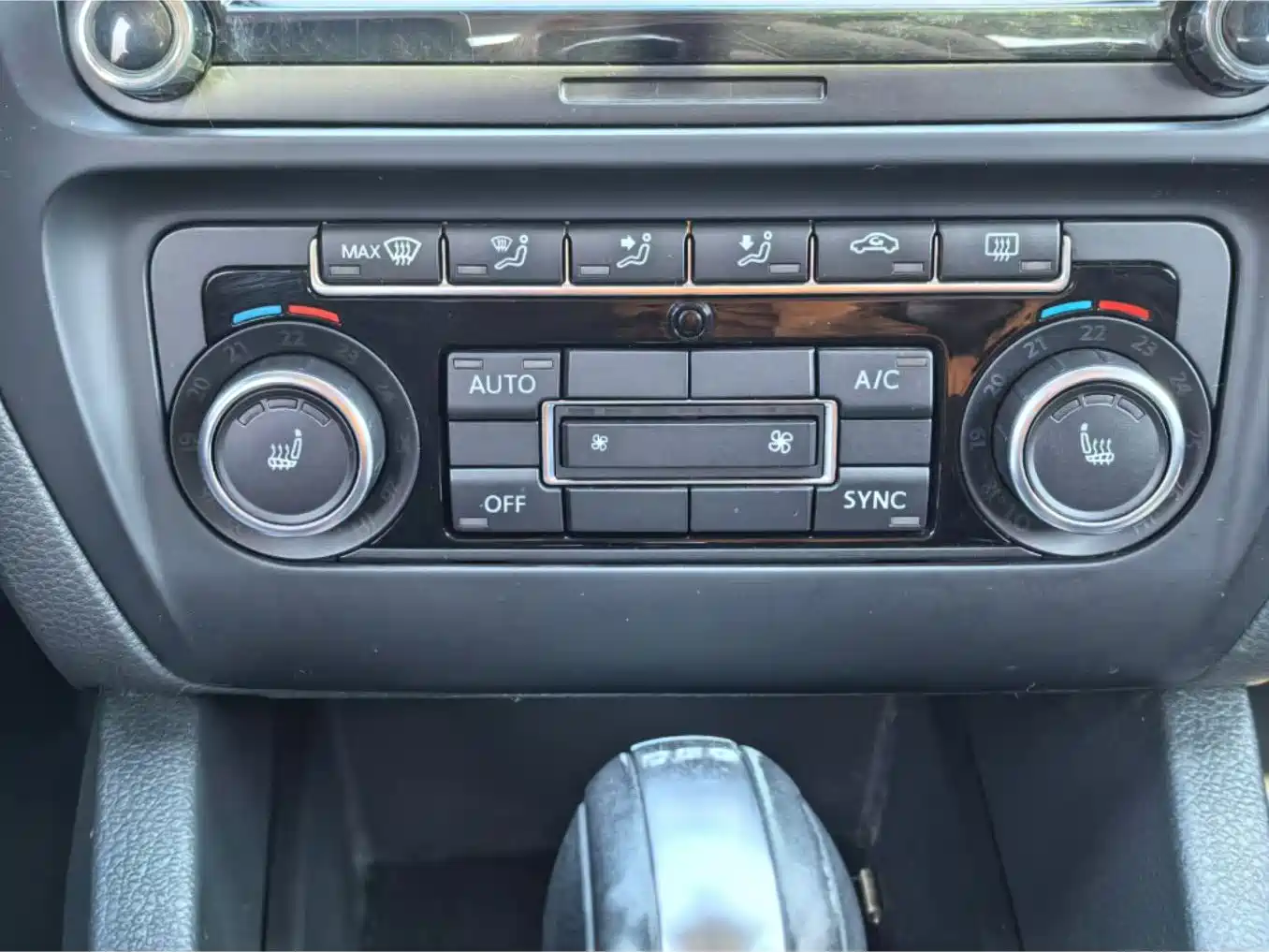 Volkswagen Sagitar 2014 1.4TSI Automatic Luxury фото 9