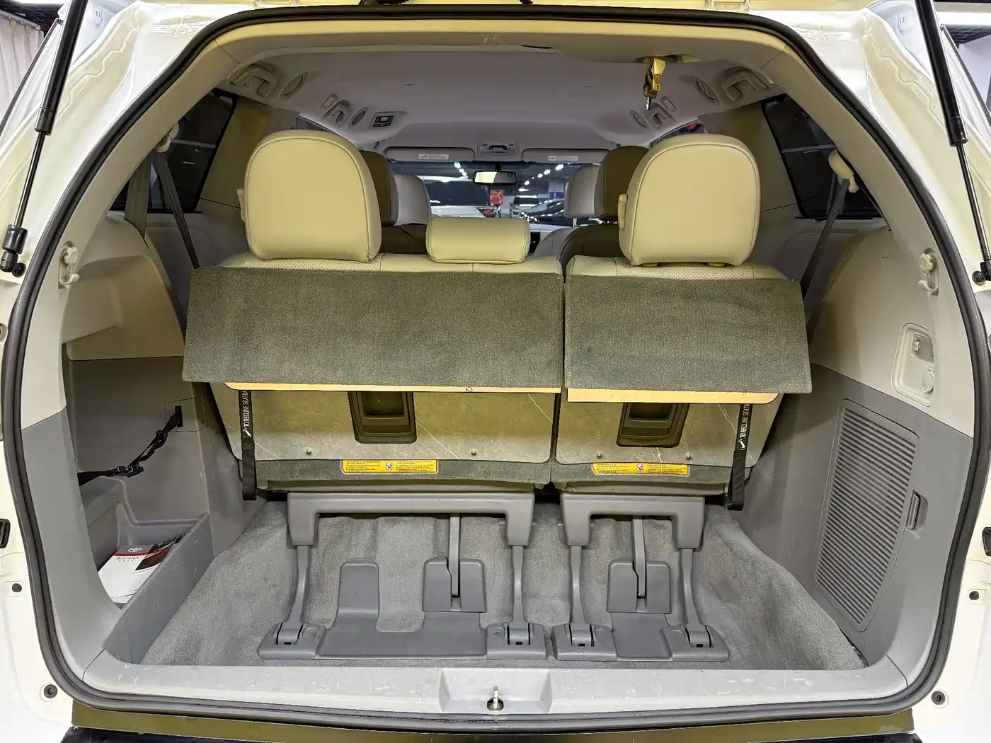 Toyota Sienna 2015 3.5L 2WD LE фото 40