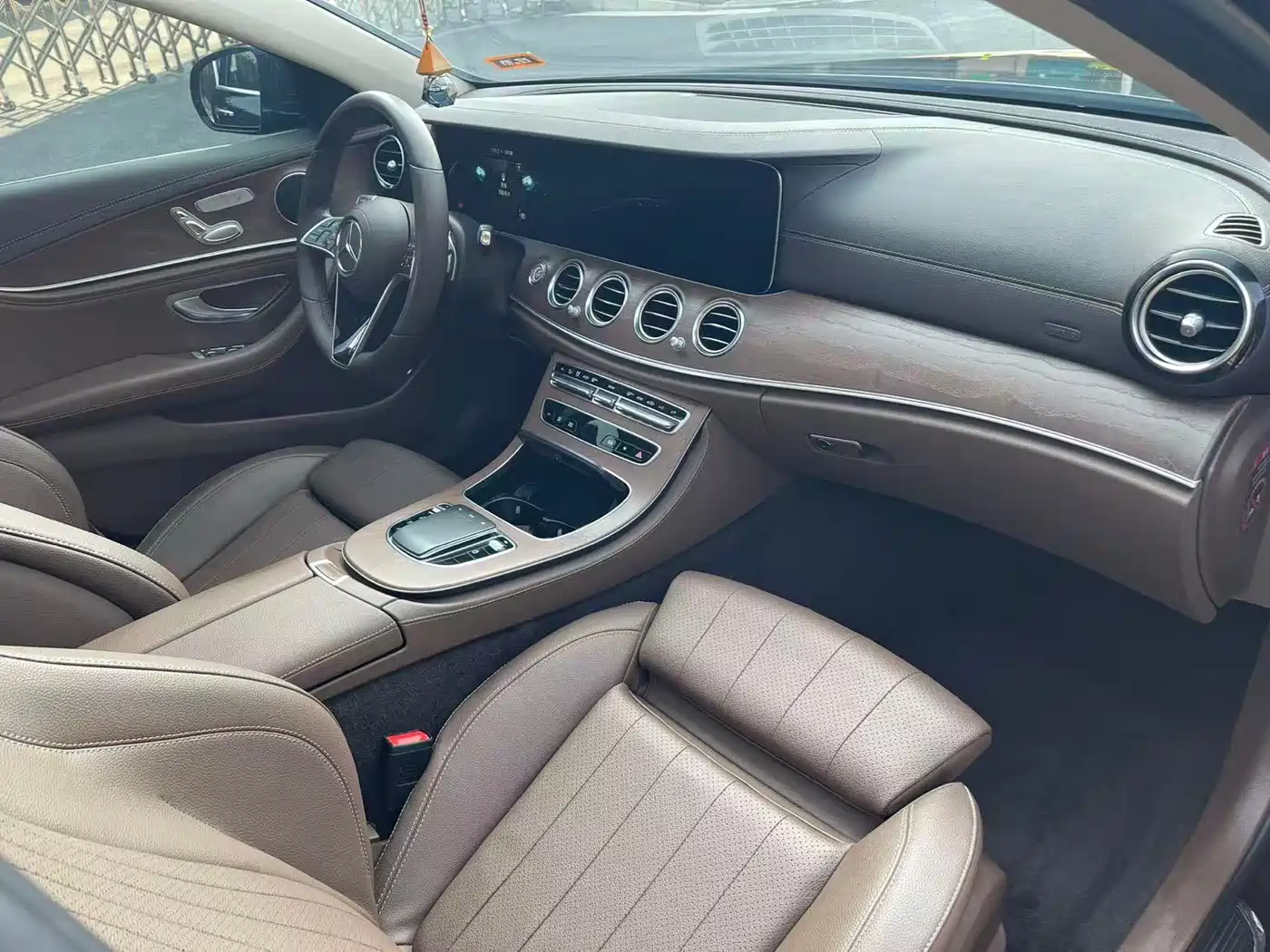 Mercedes-Benz E-Class 2023 E 260 L фото 15