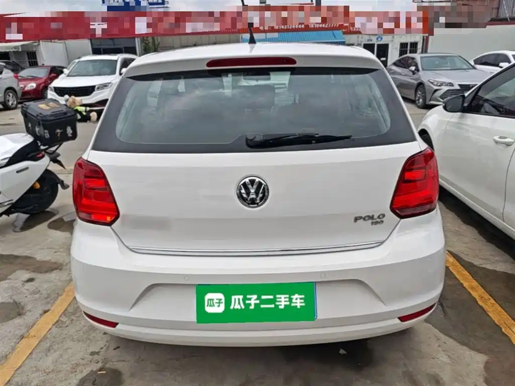 Volkswagen Polo 2014 1.6L Automatic Luxury Edition фото 6