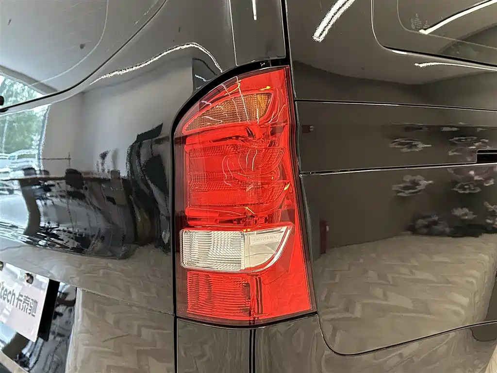 Mercedes-Benz Vito 2016 2.0T Elite Edition фото 10