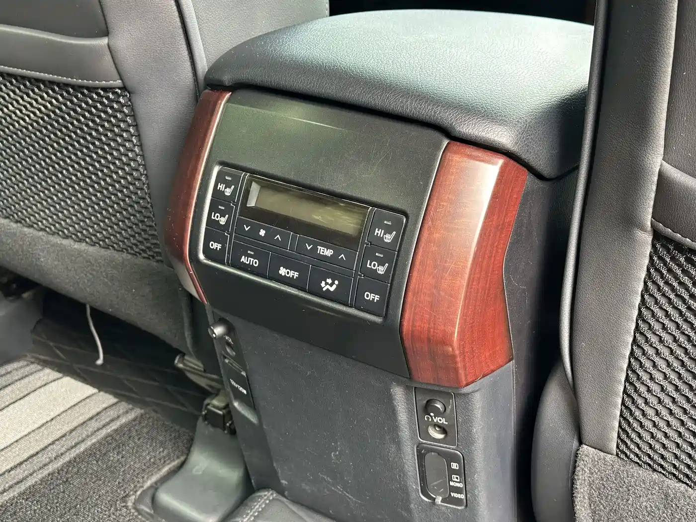 Toyota Prado 2016 3.5L Auto TX-L фото 24