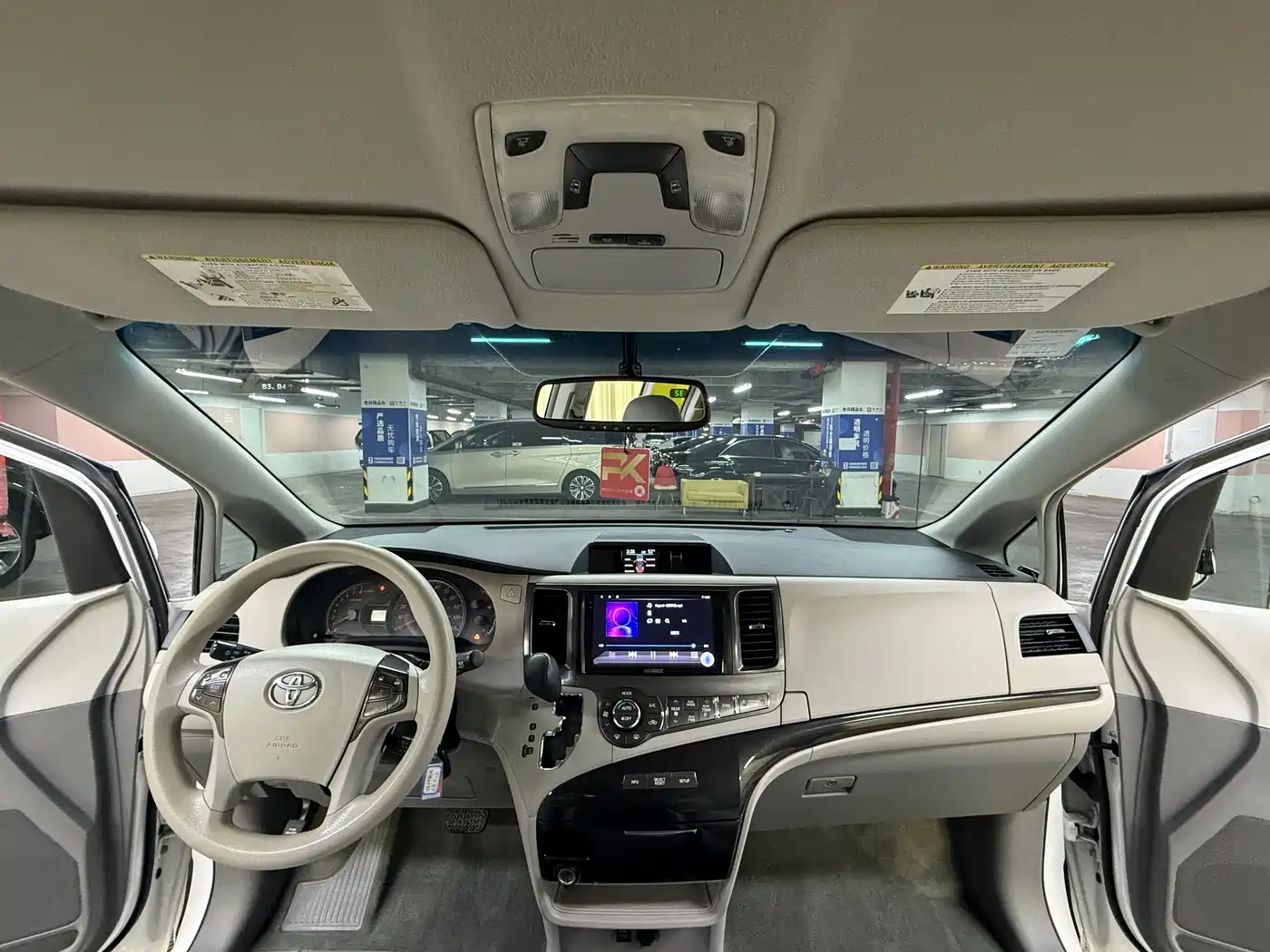 Toyota Sienna 2015 3.5L 2WD LE фото 41