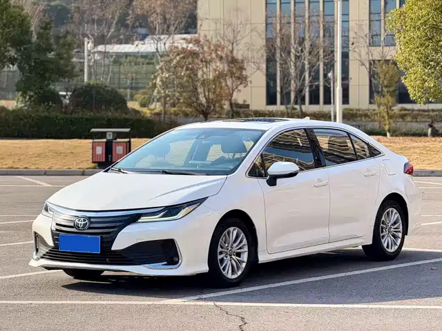 Toyota Allion 2.0L, Люкс