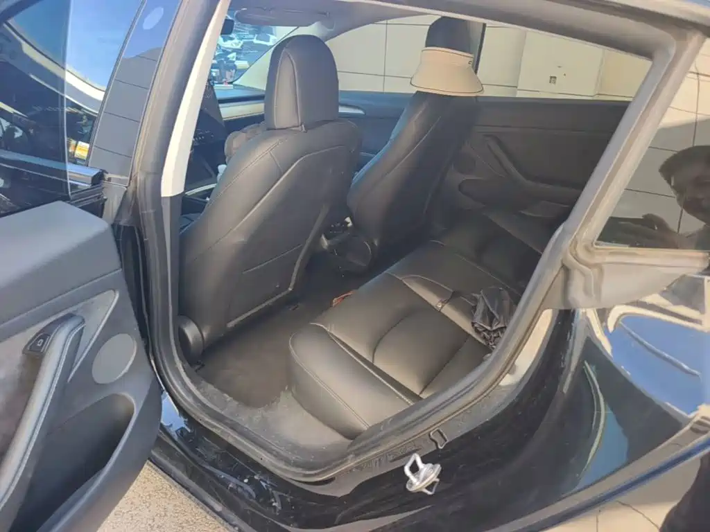 Фото 17 - Tesla Model 3
