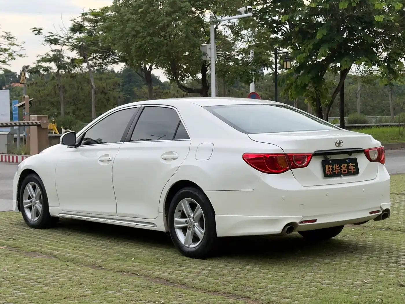 Toyota Reiz 2010 2.5S Elegance Elite Edition фото 8