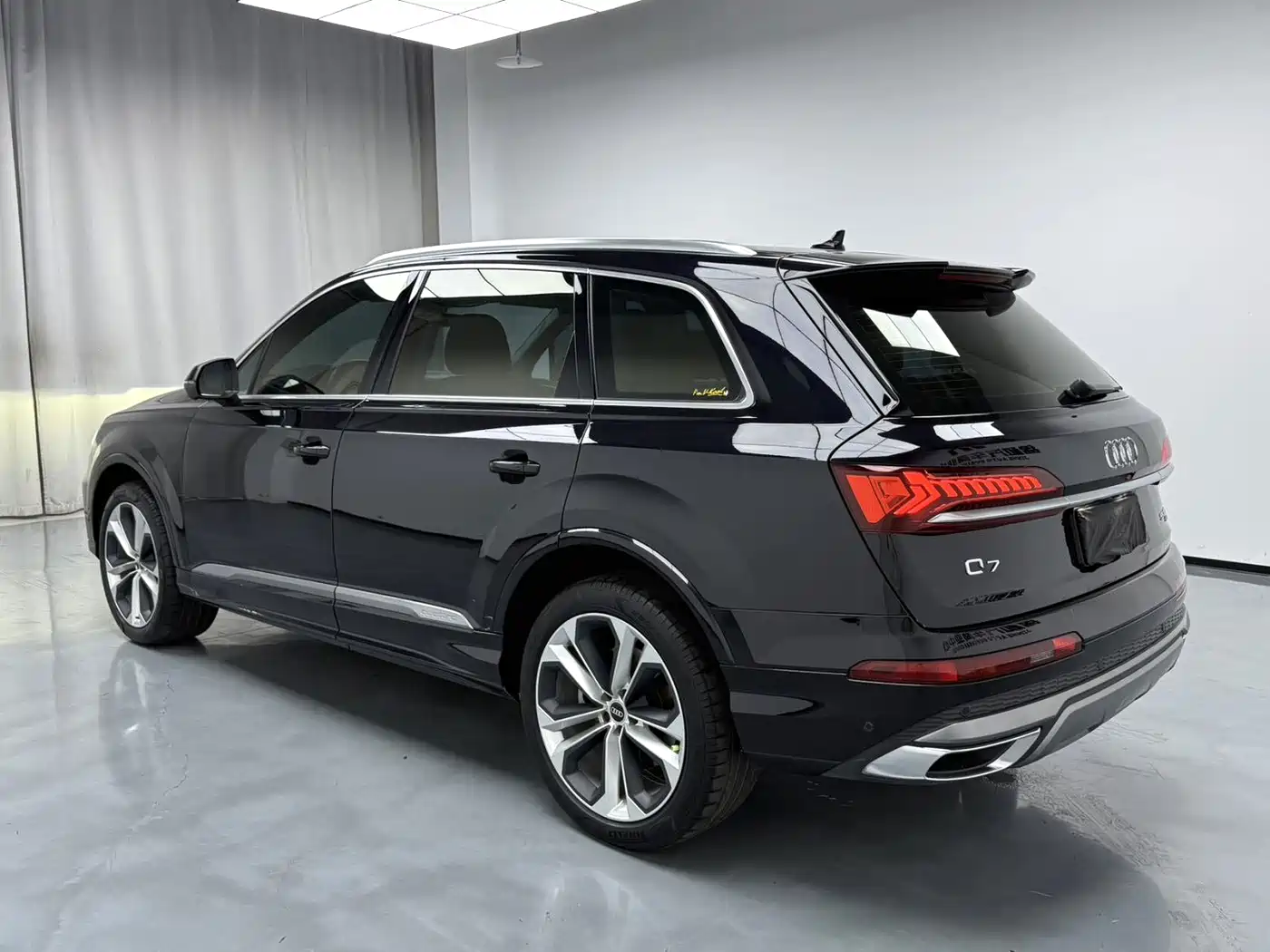Photo 9 - Audi Q7