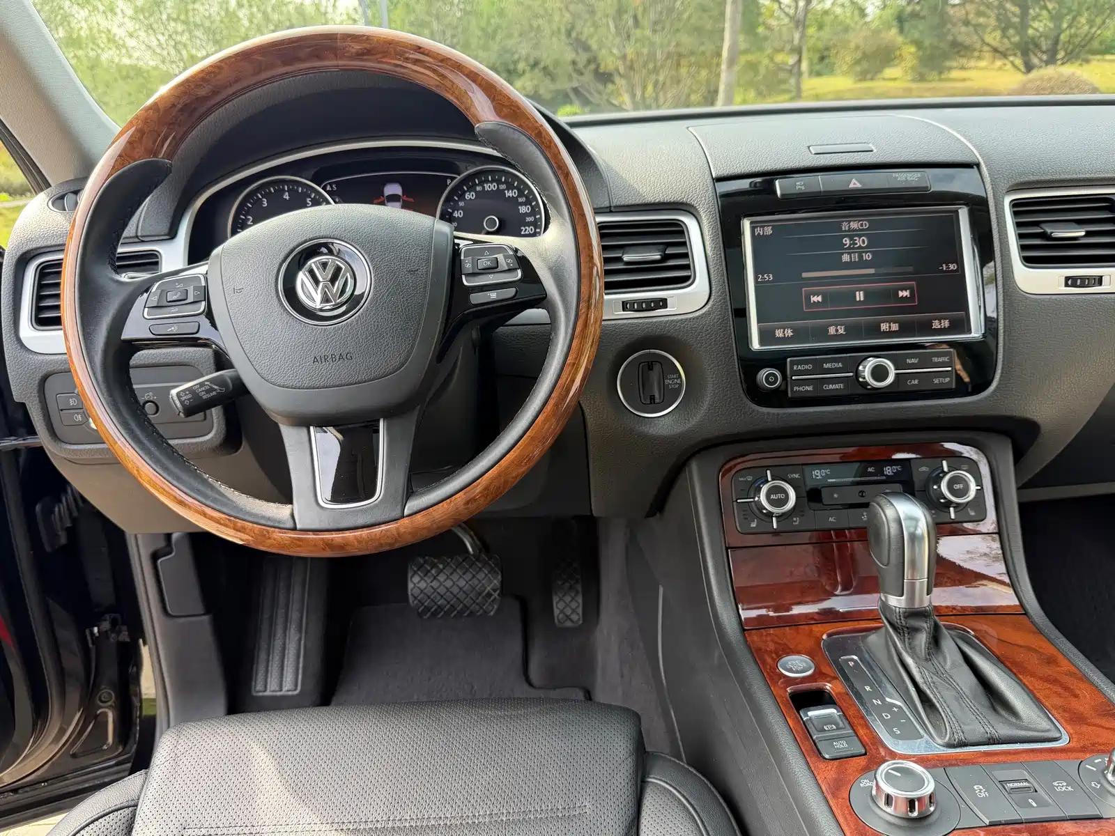 Фото 17 - Volkswagen Touareg