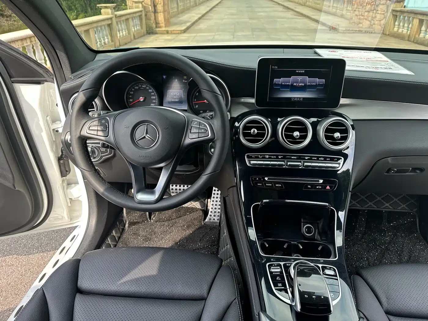Mercedes-Benz GLC Coupe 2017 GLC 200 4MATIC Coupe SUV фото 5