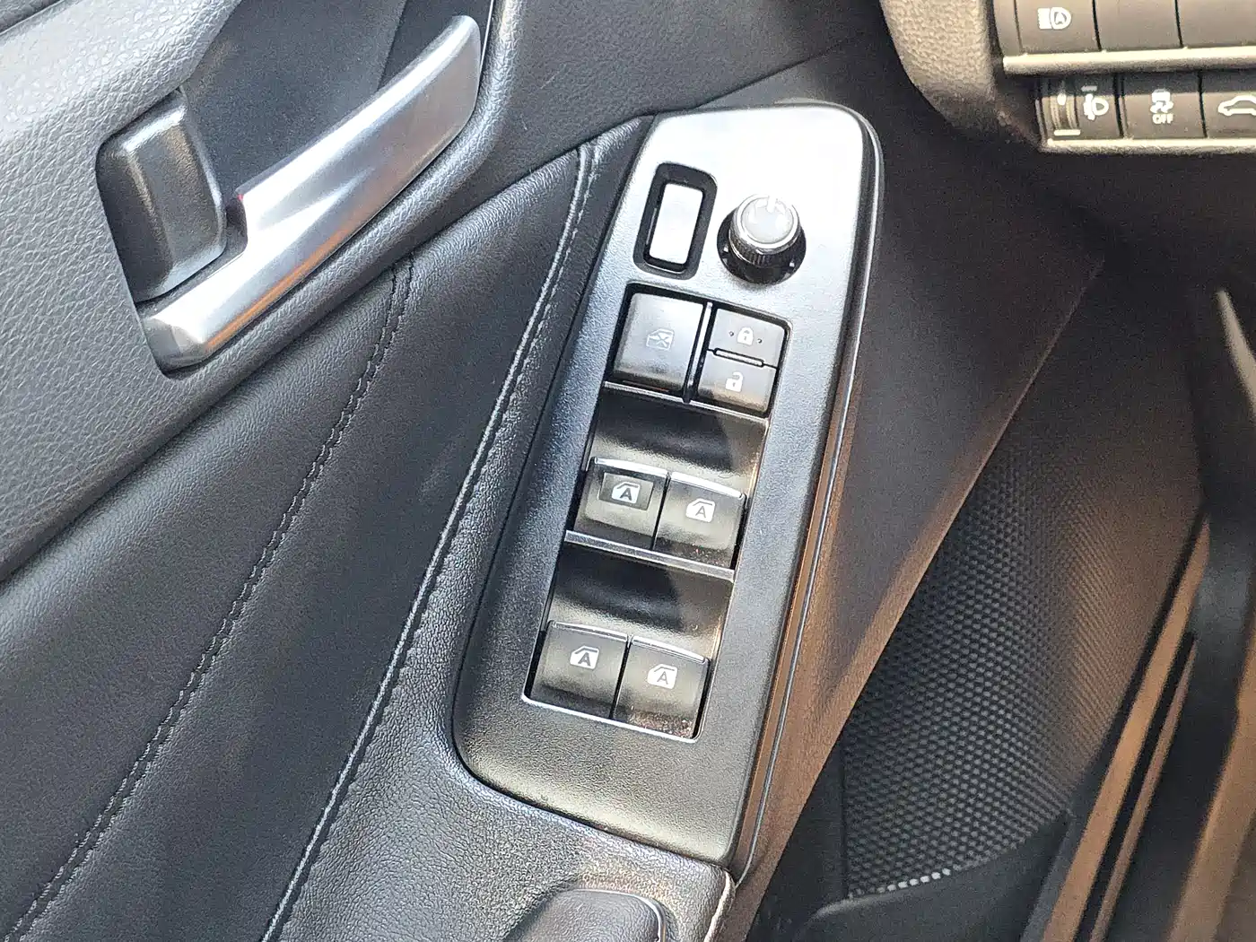 Toyota Avalon 2022 2.5L Luxury Edition фото 16