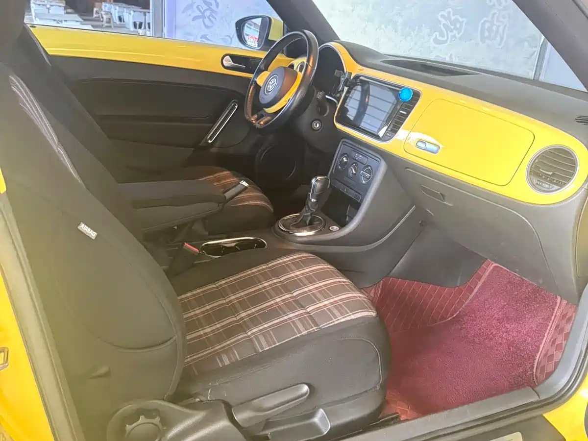 Volkswagen Beetle 2014 1.2TSI Fashion Edition фото 3