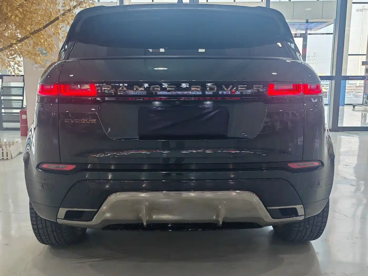 Land Rover Range Rover Evoque 2021 Range Rover Evoque L 249PS R-Dynamic First Edition Launch Edition фото 24