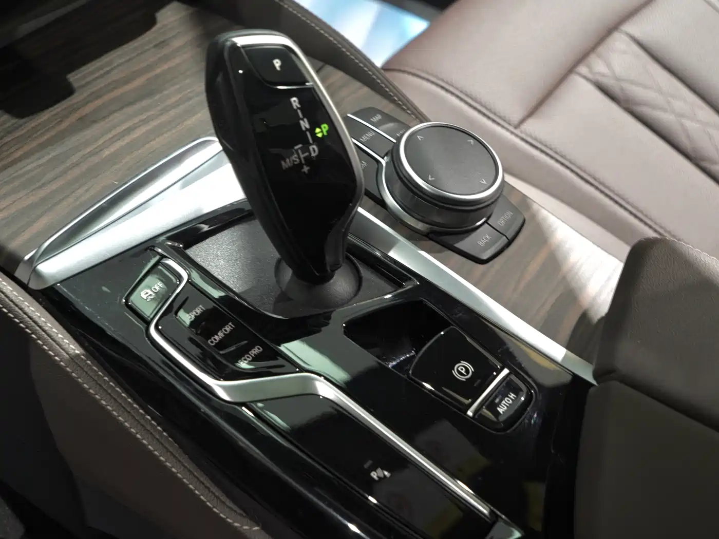 BMW 5 Series 2022 Facelift 530Li Leading M Sport Package фото 13