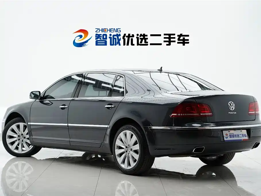 Volkswagen Phaeton 2012 4.2L Luxury Custom фото 6