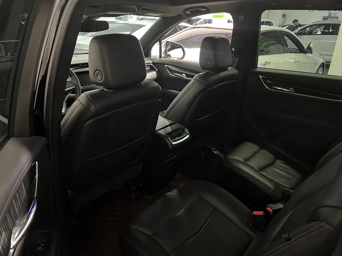 Cadillac XT6 2021 28T 6-Seater AWD Luxury фото 14
