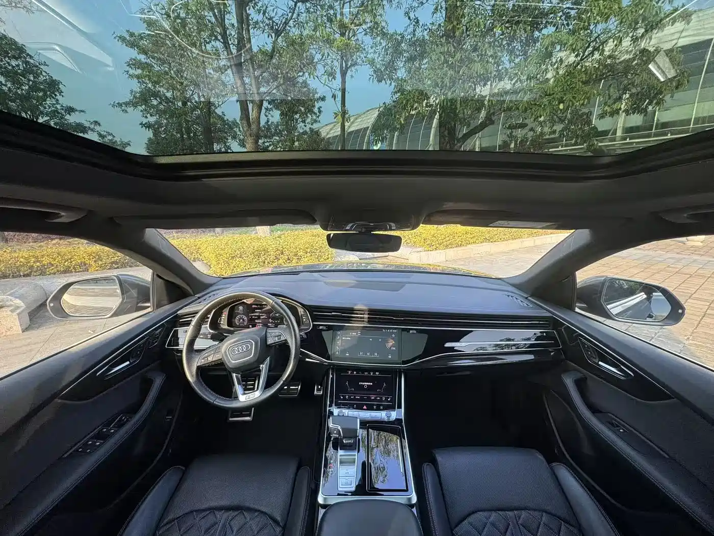 Audi Q8 2023 55 TFSI Exclusive Sport фото 5